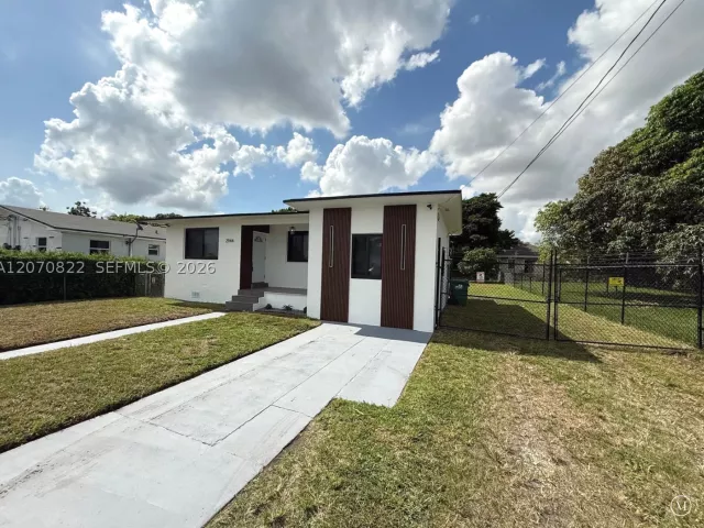 4-bedroom home for sale in Miami - 2944 NW 61st St - MondialRealty