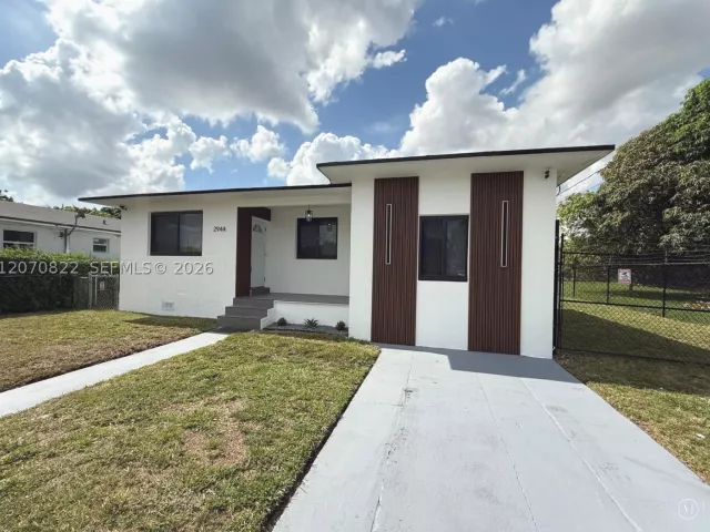 4-bedroom home for sale in Miami - 2944 NW 61st St - MondialRealty