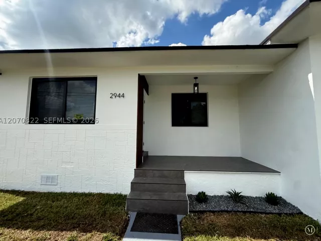 4-bedroom home for sale in Miami - 2944 NW 61st St - MondialRealty