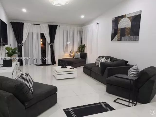 3-bedroom home for sale in Miami - 522 NE 195th St - MondialRealty