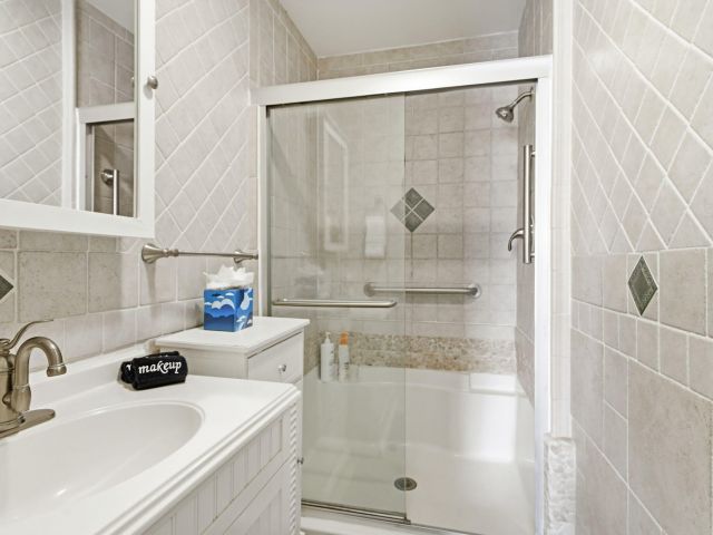 2-bedroom home for sale in Deerfield Beach - 1123 SE 2ND Avenue - MondialRealty