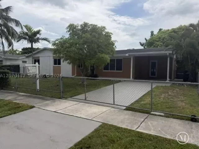 4-bedroom home for sale in Miami - 19920 SW 118th Pl - MondialRealty