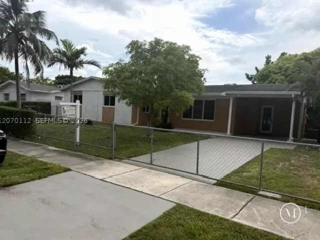 4-bedroom home for sale in Miami - 19920 SW 118th Pl - MondialRealty