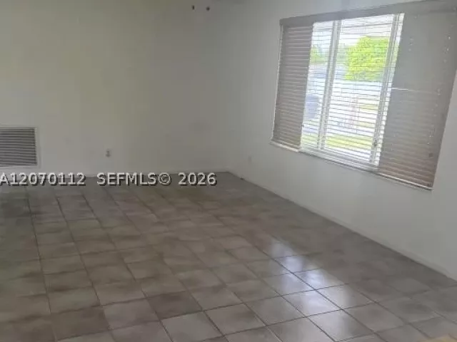 4-bedroom home for sale in Miami - 19920 SW 118th Pl - MondialRealty