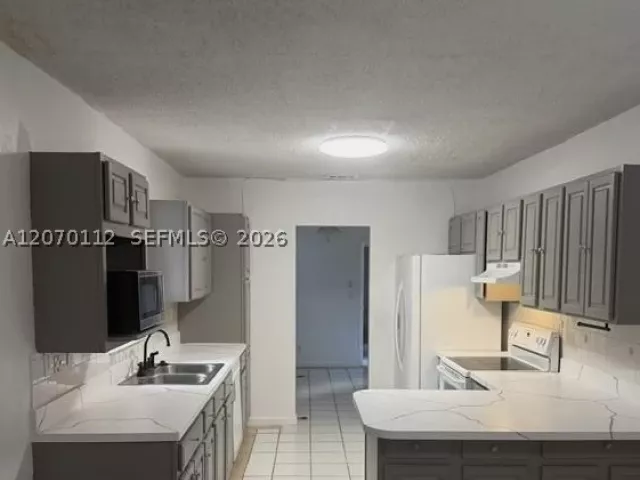 4-bedroom home for sale in Miami - 19920 SW 118th Pl - MondialRealty
