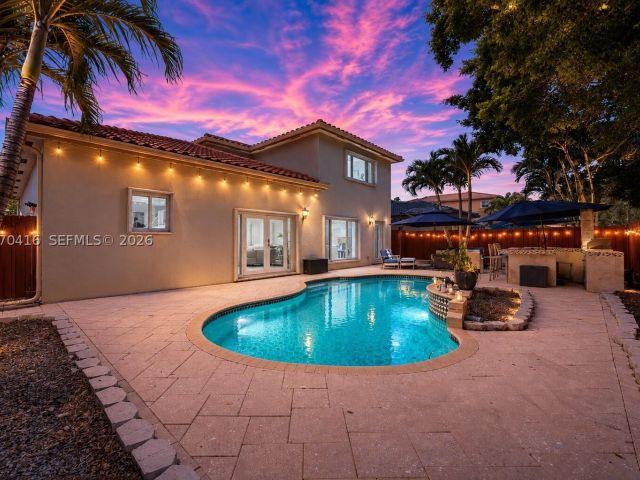 4-bedroom home for sale in Homestead - 2006 NE 38th Rd - MondialRealty