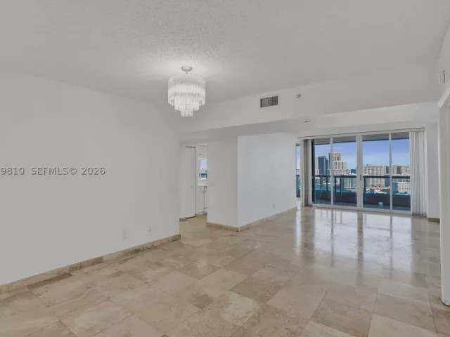 3-bedroom condo for sale in Aventura - 21205 Yacht Club Dr 2310 - MondialRealty