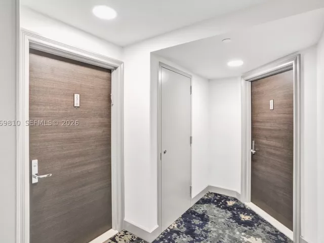3-bedroom condo for sale in Aventura - 21205 Yacht Club Dr 2310 - MondialRealty