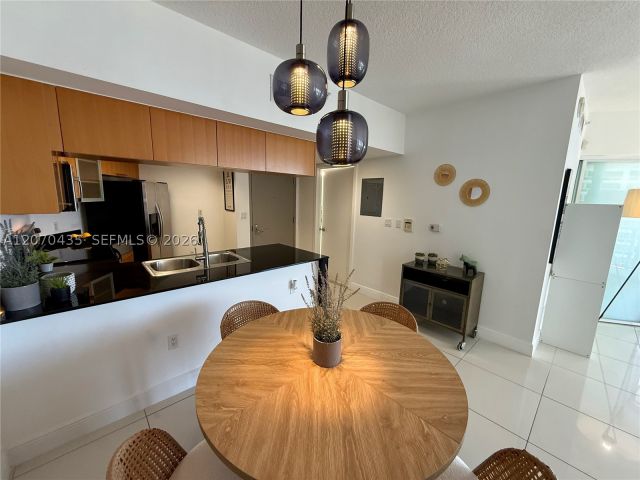 2-bedroom condo for sale in Miami - 1750 N Bayshore Dr 2202 - MondialRealty