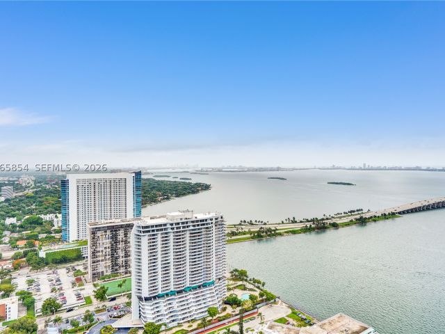 4-bedroom condo for rent in Miami - 501 NE 31st St PH4102 - MondialRealty