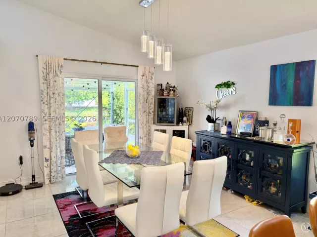 3-bedroom home for rent in Pembroke Pines - 415 NW 165th Ave - MondialRealty
