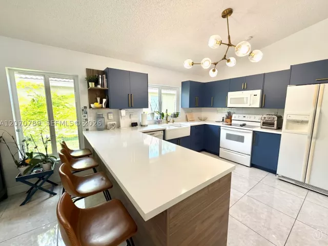 3-bedroom home for rent in Pembroke Pines - 415 NW 165th Ave - MondialRealty