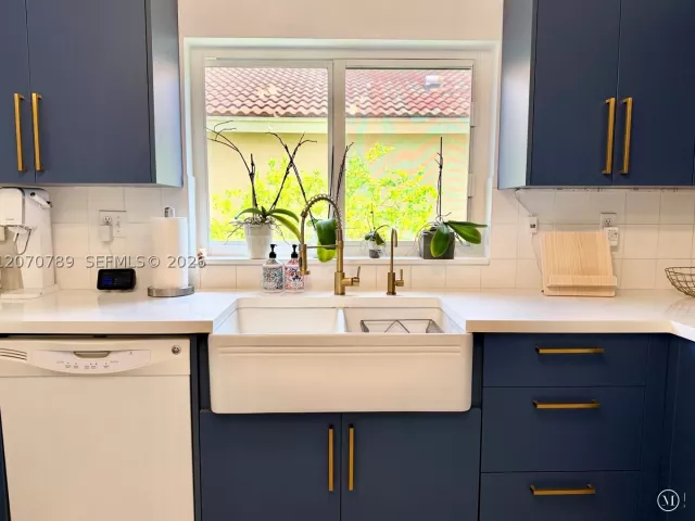 3-bedroom home for rent in Pembroke Pines - 415 NW 165th Ave - MondialRealty