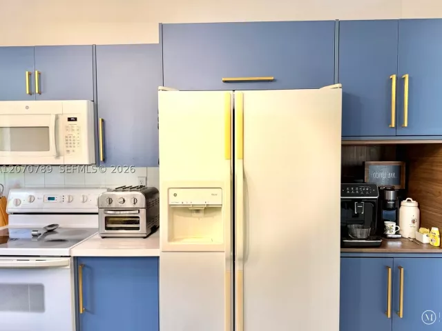 3-bedroom home for rent in Pembroke Pines - 415 NW 165th Ave - MondialRealty