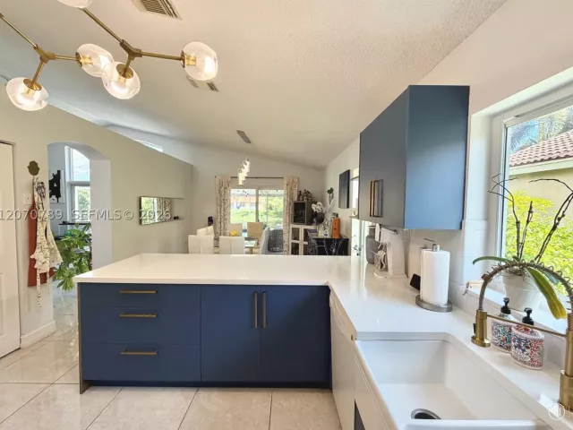 3-bedroom home for rent in Pembroke Pines - 415 NW 165th Ave - MondialRealty