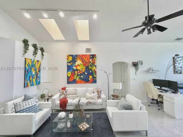 3-bedroom home for rent in Pembroke Pines - 415 NW 165th Ave - MondialRealty