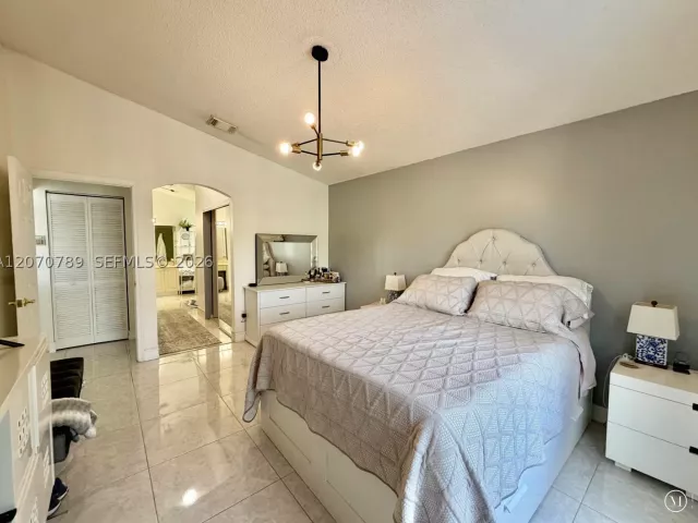 3-bedroom home for rent in Pembroke Pines - 415 NW 165th Ave - MondialRealty