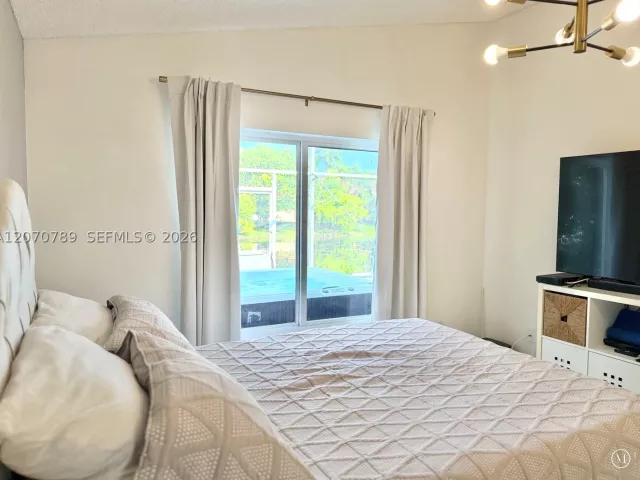 3-bedroom home for rent in Pembroke Pines - 415 NW 165th Ave - MondialRealty