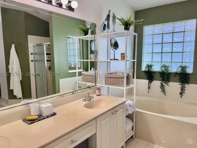 3-bedroom home for rent in Pembroke Pines - 415 NW 165th Ave - MondialRealty