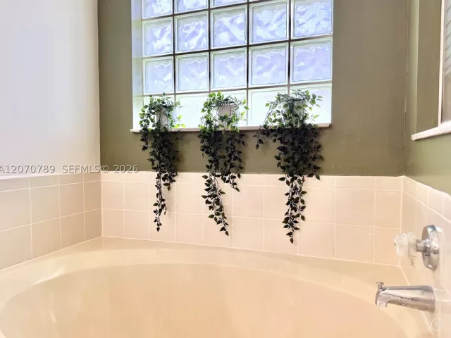 3-bedroom home for rent in Pembroke Pines - 415 NW 165th Ave - MondialRealty