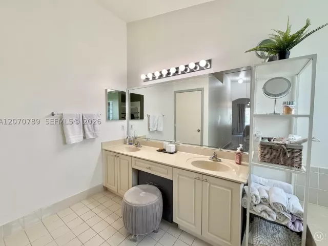 3-bedroom home for rent in Pembroke Pines - 415 NW 165th Ave - MondialRealty