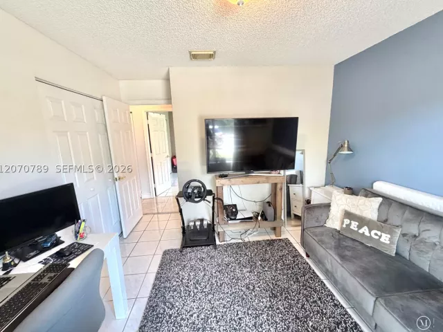 3-bedroom home for rent in Pembroke Pines - 415 NW 165th Ave - MondialRealty