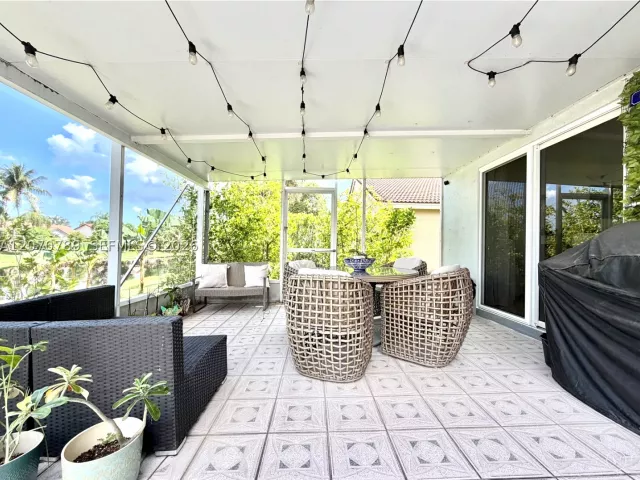 3-bedroom home for rent in Pembroke Pines - 415 NW 165th Ave - MondialRealty