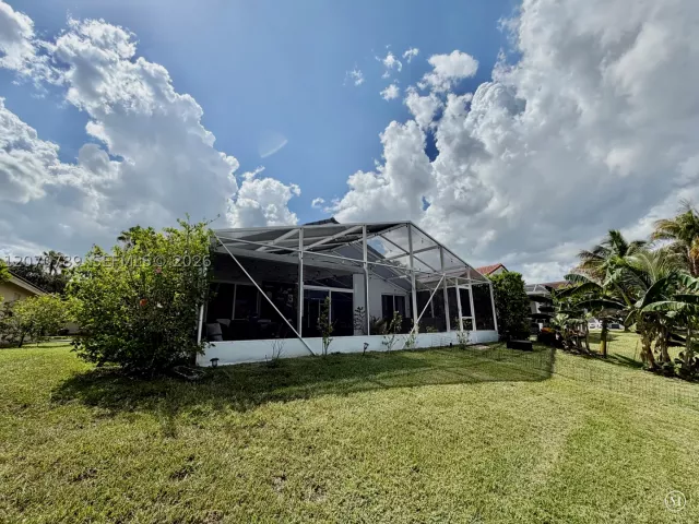 3-bedroom home for rent in Pembroke Pines - 415 NW 165th Ave - MondialRealty