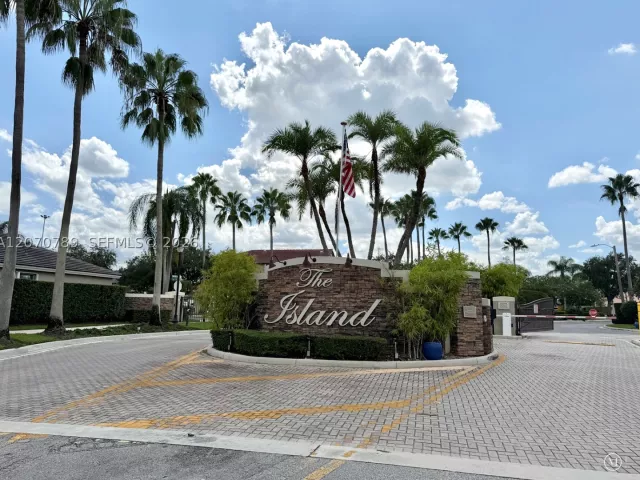 3-bedroom home for rent in Pembroke Pines - 415 NW 165th Ave - MondialRealty
