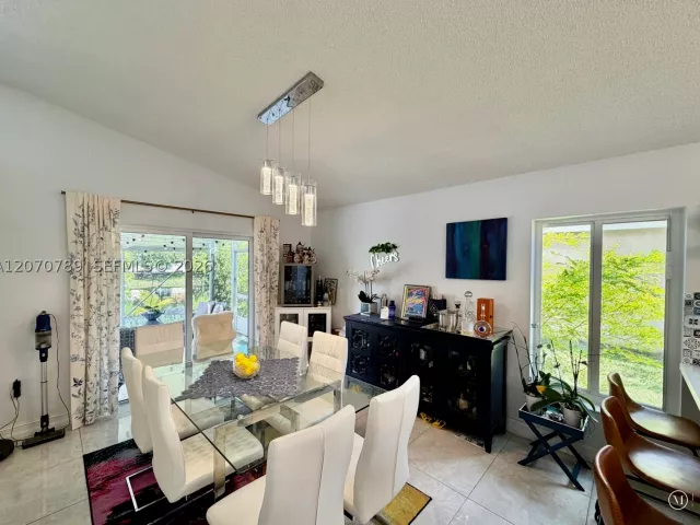 3-bedroom home for rent in Pembroke Pines - 415 NW 165th Ave - MondialRealty
