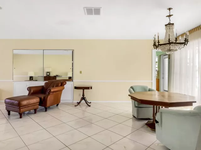 2-bedroom home for rent in Pompano Beach - 3304 SE 11TH Street - MondialRealty