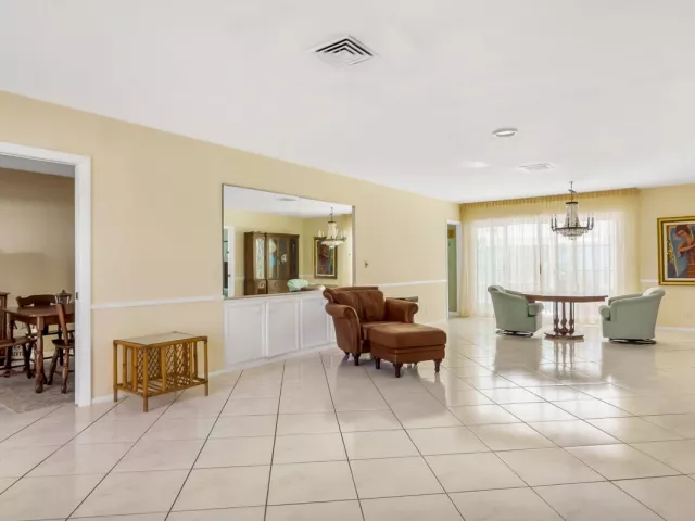 2-bedroom home for rent in Pompano Beach - 3304 SE 11TH Street - MondialRealty