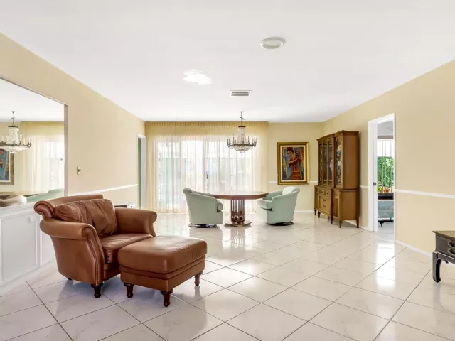 2-bedroom home for rent in Pompano Beach - 3304 SE 11TH Street - MondialRealty