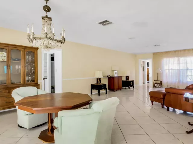 2-bedroom home for rent in Pompano Beach - 3304 SE 11TH Street - MondialRealty