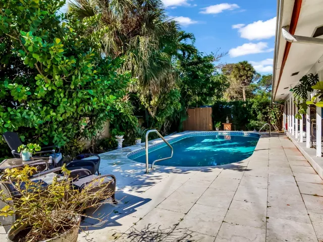 2-bedroom home for rent in Pompano Beach - 3304 SE 11TH Street - MondialRealty