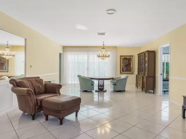2-bedroom home for rent in Pompano Beach - 3304 SE 11TH Street - MondialRealty