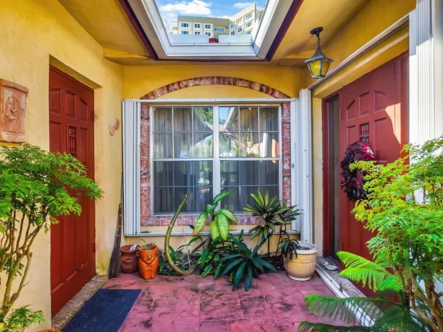 2-bedroom home for rent in Pompano Beach - 3304 SE 11TH Street - MondialRealty