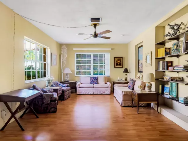 2-bedroom home for rent in Pompano Beach - 3304 SE 11TH Street - MondialRealty