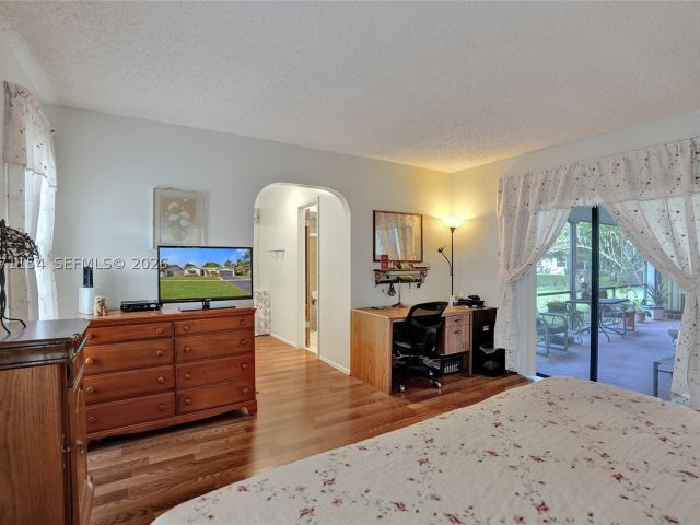 3-bedroom home for sale in Cooper City - 5321 SW 90th Ave - MondialRealty