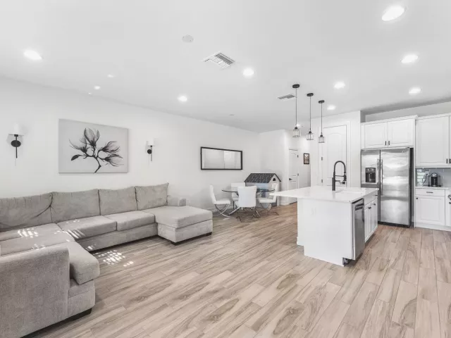 3-bedroom home for sale in Boca Raton - 10175 Akenside Drive - MondialRealty
