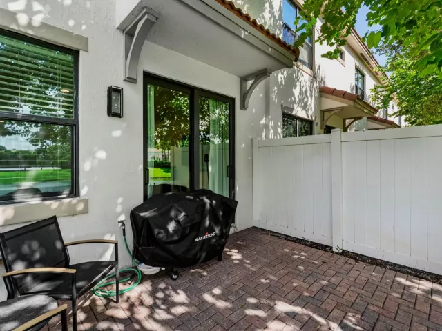 3-bedroom home for sale in Boca Raton - 10175 Akenside Drive - MondialRealty
