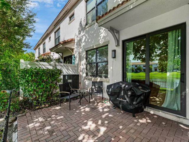 3-bedroom home for sale in Boca Raton - 10175 Akenside Drive - MondialRealty