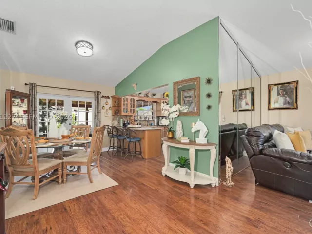 3-bedroom home for sale in Miami - 12916 SW 150th Ter - MondialRealty