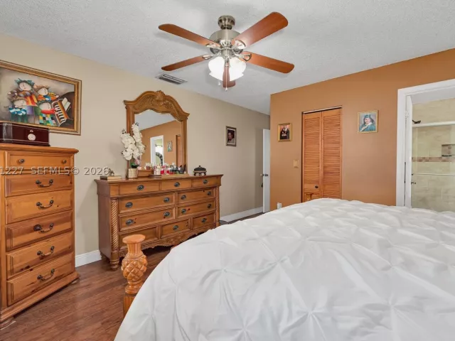 3-bedroom home for sale in Miami - 12916 SW 150th Ter - MondialRealty