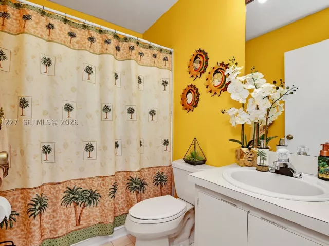 3-bedroom home for sale in Miami - 12916 SW 150th Ter - MondialRealty