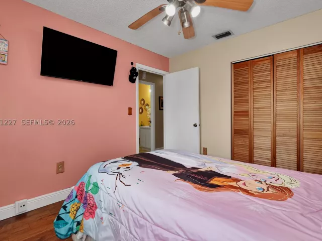 3-bedroom home for sale in Miami - 12916 SW 150th Ter - MondialRealty