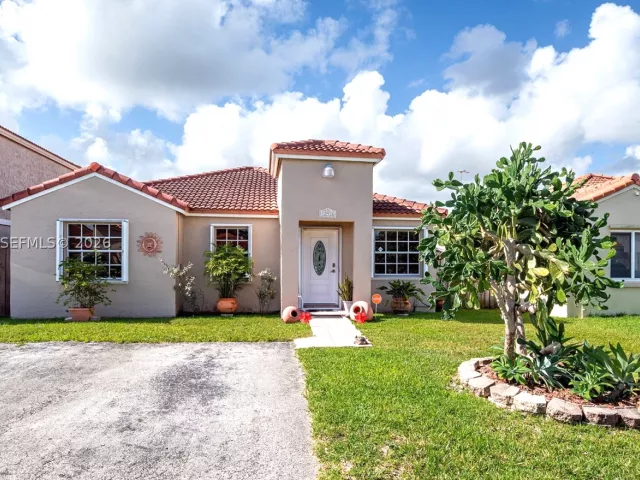 3-bedroom home for sale in Miami - 12916 SW 150th Ter - MondialRealty