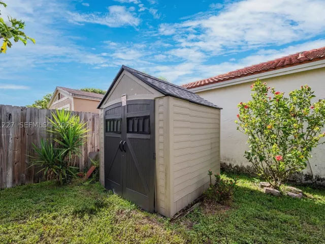 3-bedroom home for sale in Miami - 12916 SW 150th Ter - MondialRealty
