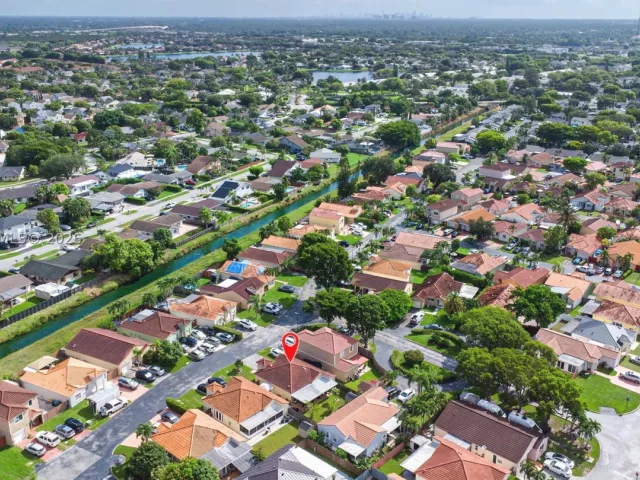 3-bedroom home for sale in Miami - 12916 SW 150th Ter - MondialRealty