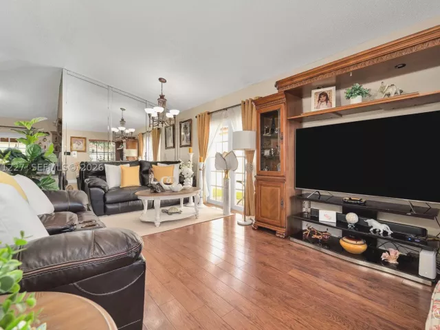 3-bedroom home for sale in Miami - 12916 SW 150th Ter - MondialRealty
